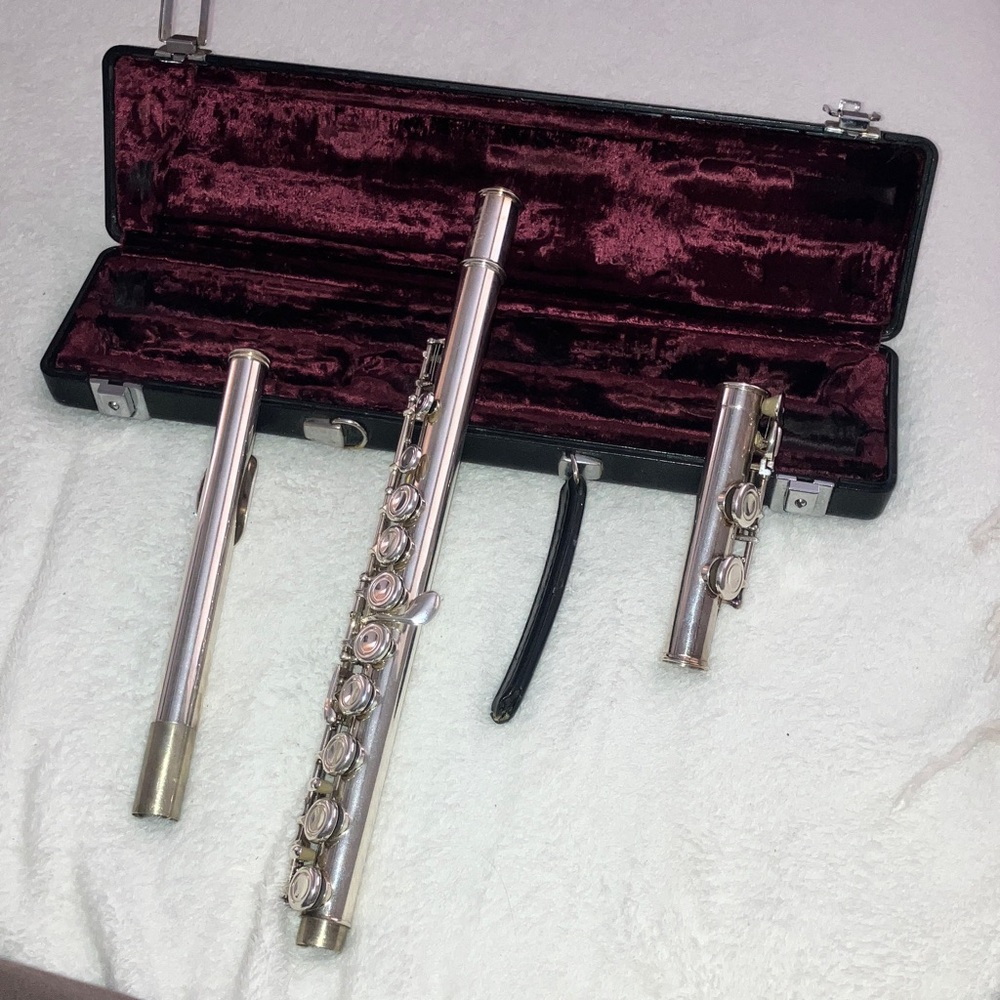 Flute - Picture 3 of 5